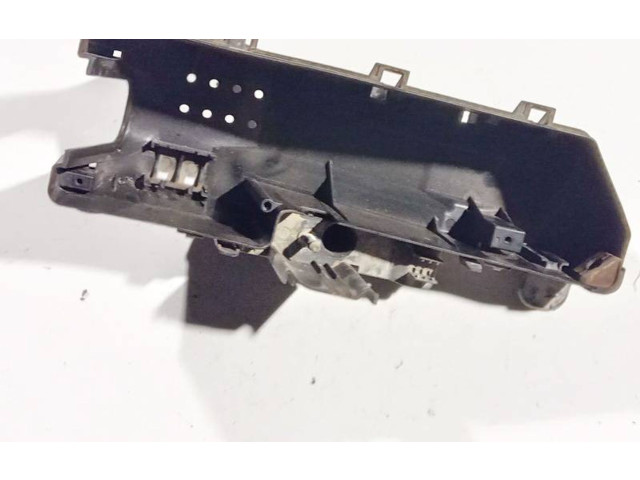 Блок предохранителей 9494210, 9494210 Volvo XC90