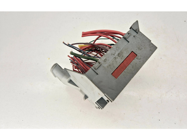 Блок предохранителей  9162439   Volvo V70    