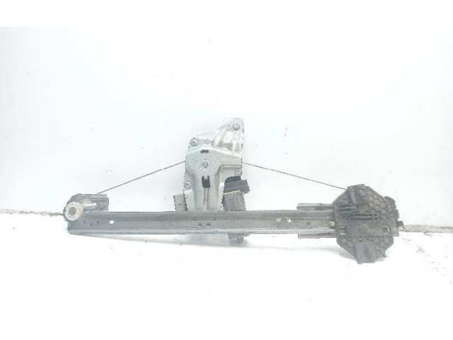 Рулевая рейка  Передний механический механизм для подъема окна 807211440R   Dacia Sandero  -  года