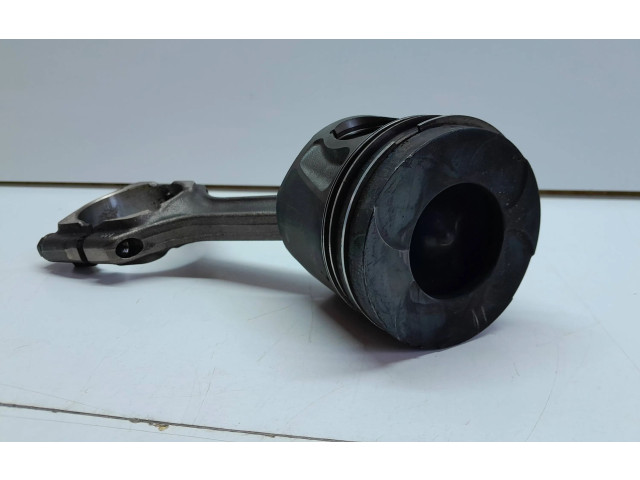 Píst 5574804 Toyota Avensis T270