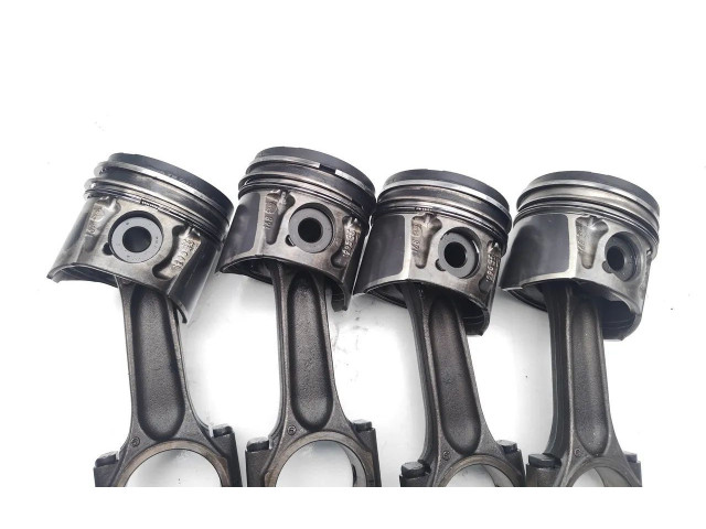  Поршень с шатуном D4204T D4204T  Volvo V50  