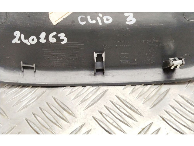 Дисплей    8200884342   Renault Clio III