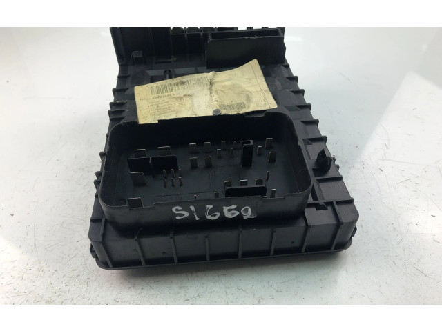 Блок предохранителей  1K0937125A   Volkswagen Touran I    