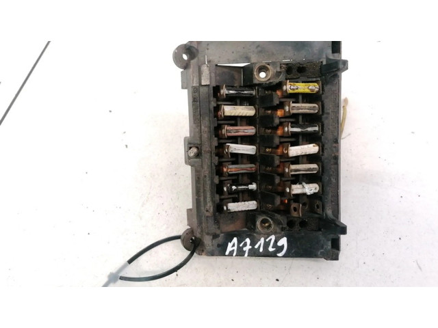 Pojistková skříňka Mercedes-Benz W123 1977