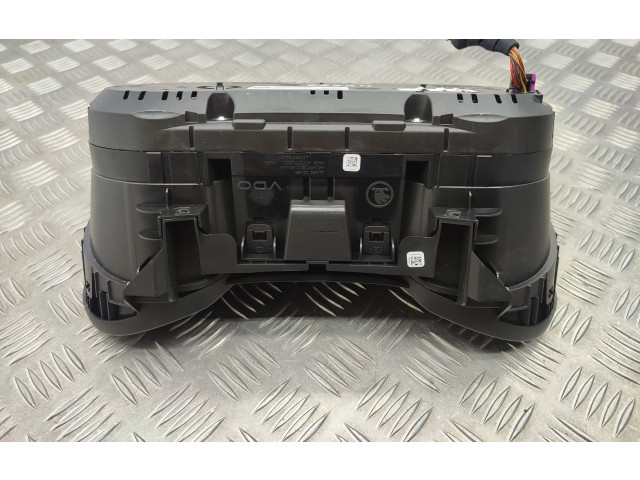 Панель приборов 5E0920757C   Skoda Octavia Mk3 (5E)       