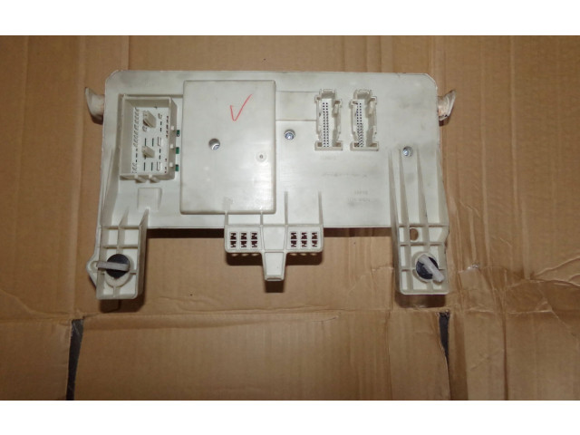Блок предохранителей     Mazda 3 I    