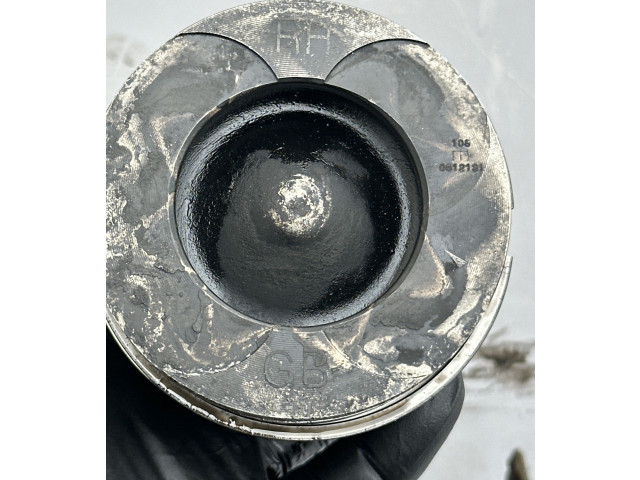 Píst Subaru XV I EE20