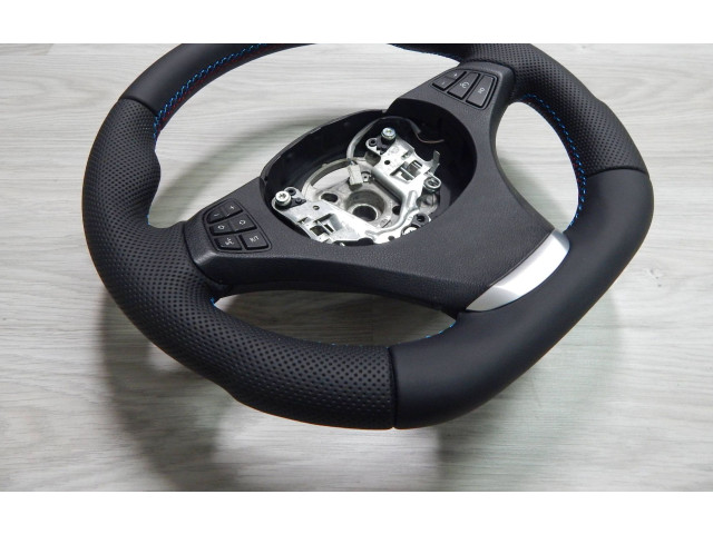 Руль BMW X3 E83 2003 - 2010 года 3-385-E83-10