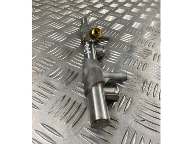 Vstřikovací lišta 06E130090AJ   Audi A8 S8 D4 4H    CREC 