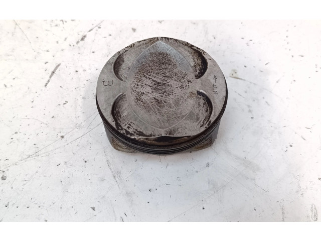 Píst Subaru Outback (BT)