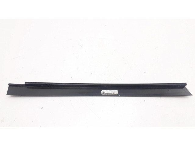 Облицовка стекла задней двери