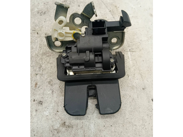 Замок багажника     Audi Q5 SQ5 2008 - 2017 года