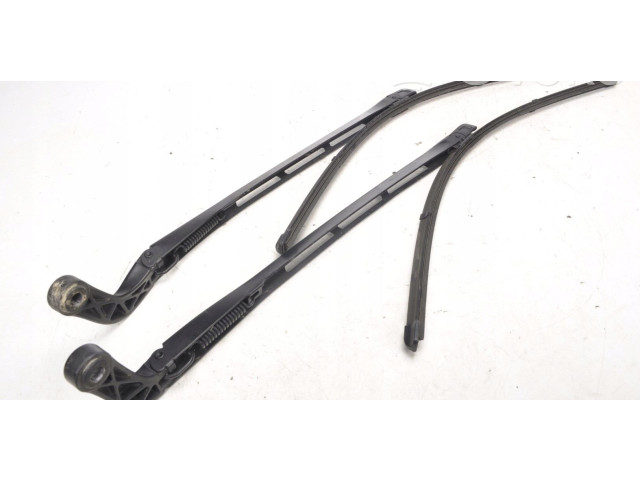 Ножка стеклоочистителей лобового стекла