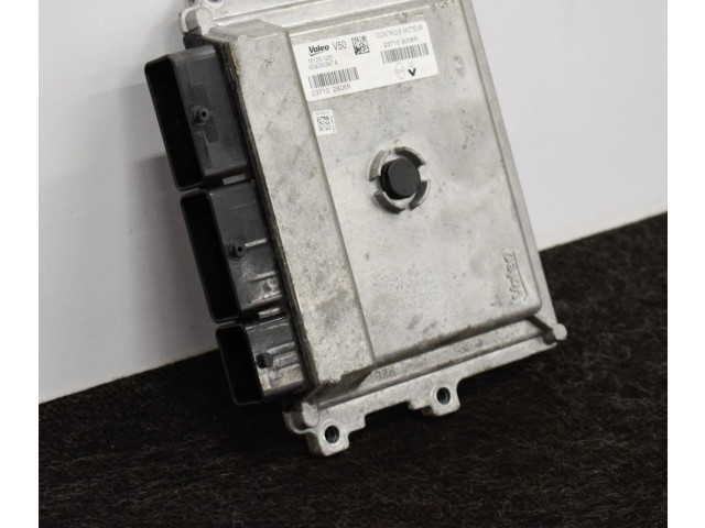 Блок управления двигателя    Dacia Sandero