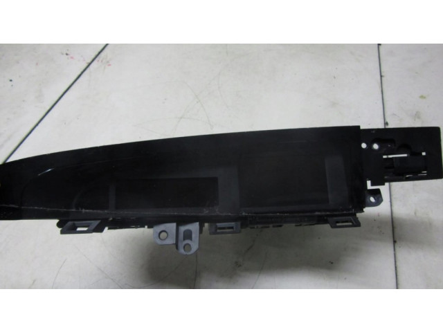 Радио/ проигрыватель CD/DVD / навигация