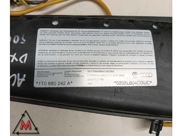 Форсунка 1T0880242A    Audi A3 S3 8P   