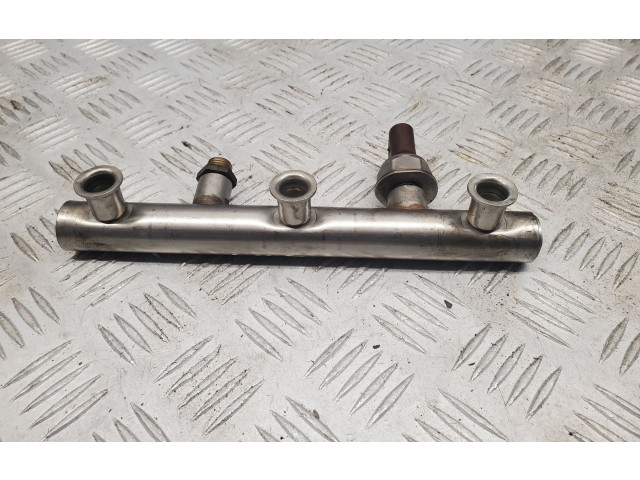 Vstřikovací lišta 06E130089D Audi S5 CCB