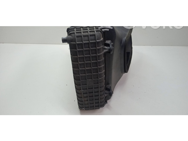 Интеркулер  670035635, 670031969   Maserati Levante 3.0