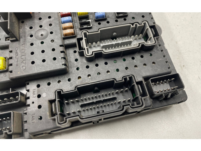 Блок предохранителей 8676391, 12217799 Volvo XC90