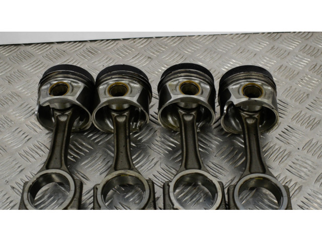 Píst 03L107065G Audi A6 S6 C6 4F pro naftový motor 2.0 CAHA