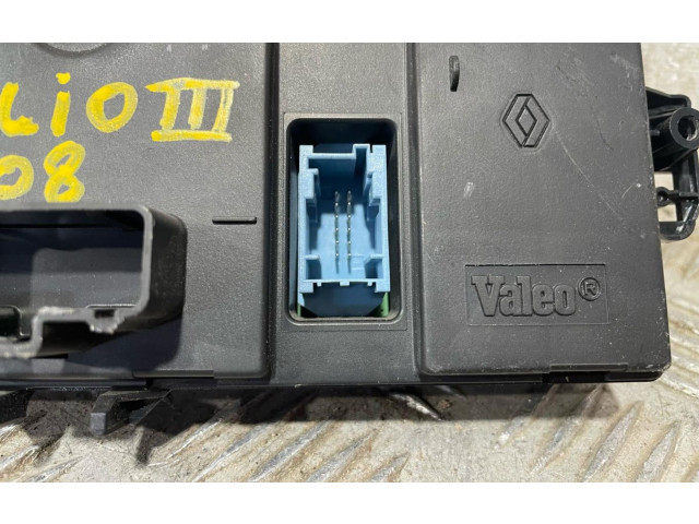 Блок управления климат-контролем 8200296683   Renault Clio III