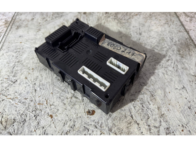 Блок комфорта 8200652285, 281181253A Renault Clio III