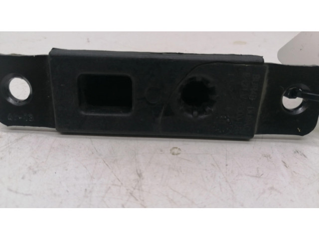 Средняя направляющая ролика / средний шарнир