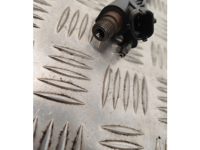 Форсунка 31303238    Volvo S80  D5204T2 