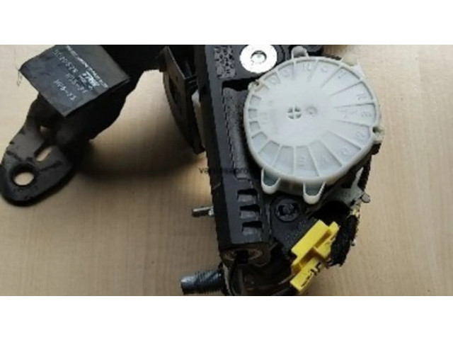 Задний ремень безопасности