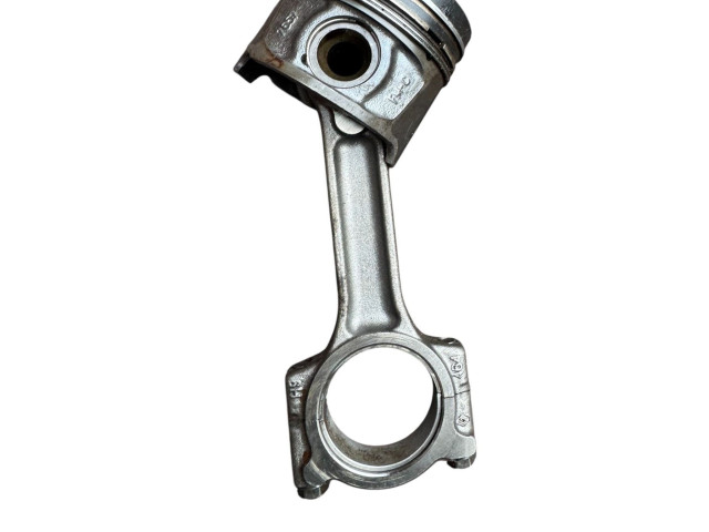 Поршень с шатуном K9K892 16CT2C16 Dacia Sandero