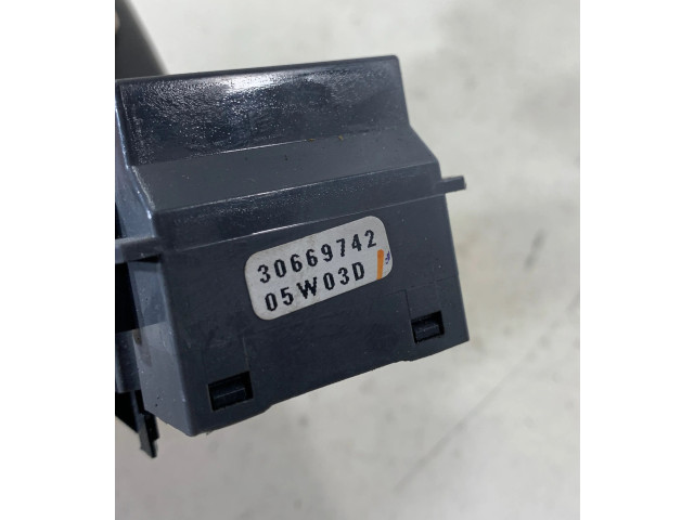 Ручка стеклоочистителей 30669742 Volvo S60