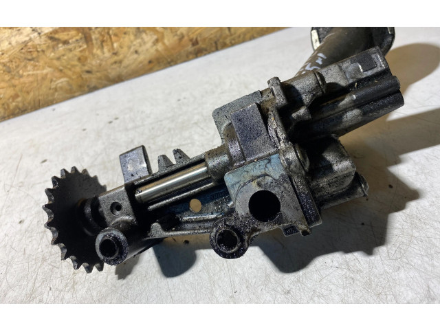 Масляный насос  - 7700600252  Renault Scenic I 