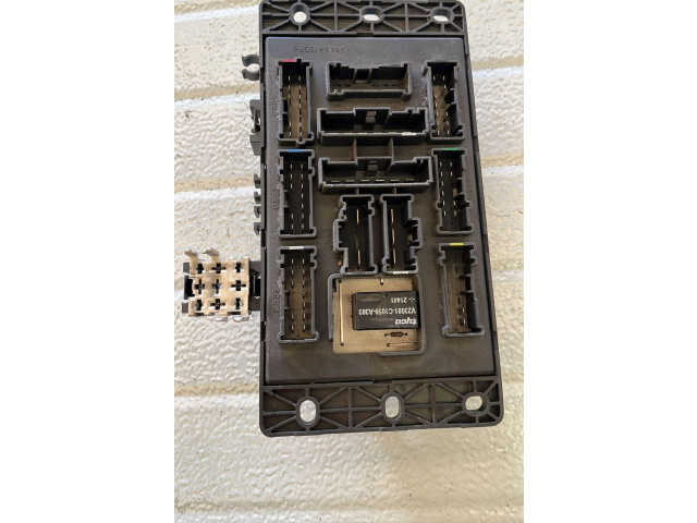 Блок предохранителей 518174800, 518174800 Rover 75
