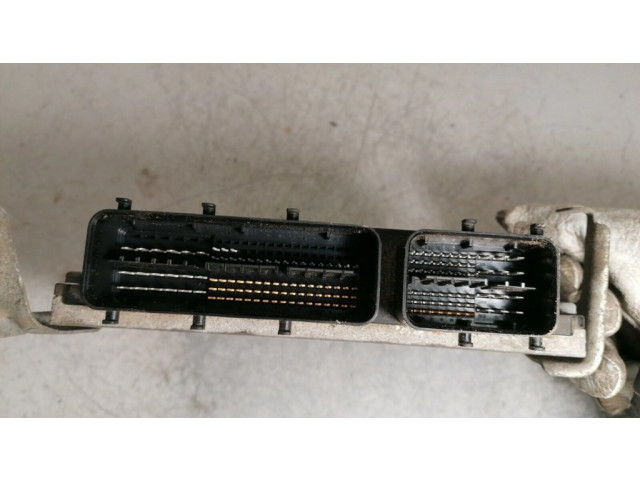 Řídící jednotka 8966105D50 Toyota Avensis T270 2011