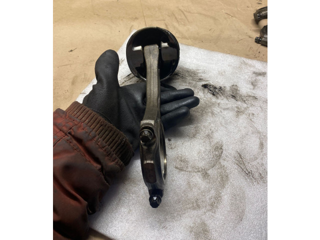 Píst 059AA   Audi A8 S8 D3 4E     