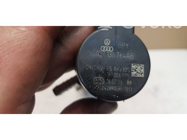 Топливная рампа 04L089B, 057130764AB   Audi A3 S3 8V   для двигателя CLHA