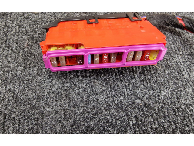 Pojistková skříňka 4F1941824B Audi Q7 4M 2019