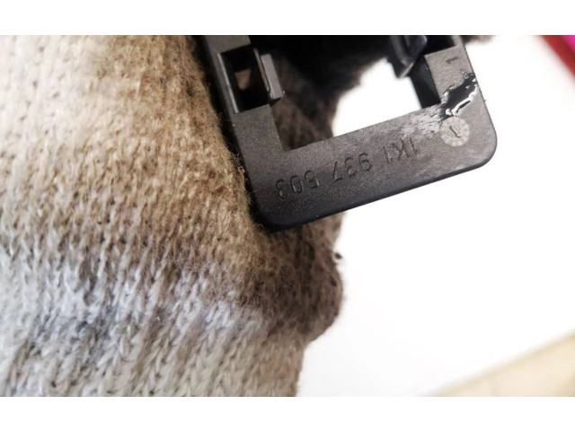 Блок предохранителей  1k1937503   Skoda Octavia Mk2 (1Z)    