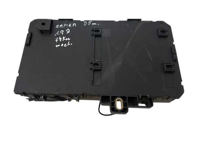 Pojistková skříňka 24453850, 5DK00866942 Opel Zafira B 2008