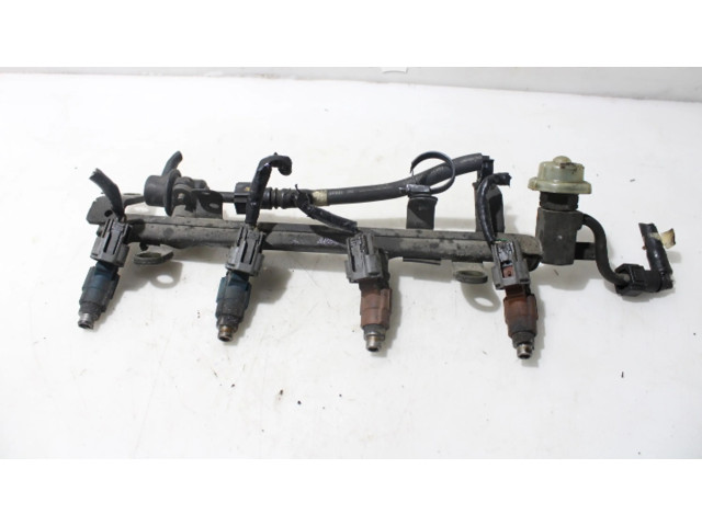 Топливная рампа Mazda Premacy для двигателя CE04D16