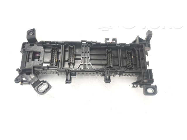 Pojistková skříňka Řídící jednotka BSM A2465400240   Mercedes-Benz GLA W156 2014