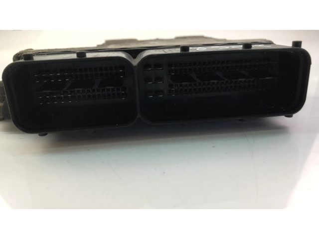 Řídící jednotka 391022A765, 0281015238 KIA Ceed 2013