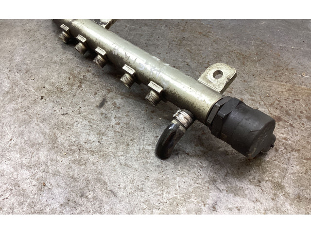 Vstřikovací lišta 55200266, 022931L2 Opel Zafira B