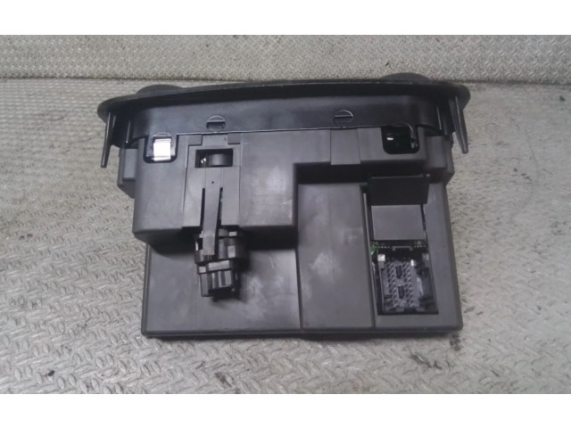 Блок управления климат-контролем 01560513690 Alfa Romeo GT