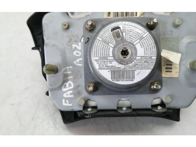 Подушка безопасности водителя 122421200 Skoda Fabia Mk1 (6Y)