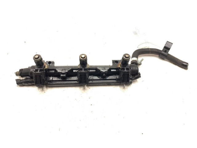 Топливная рампа 03E133320A   Skoda Fabia Mk1 (6Y)  