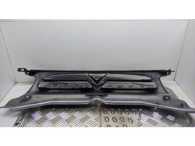 Верхняя решётка Citroen Berlingo 1996-2002 года 9635603977