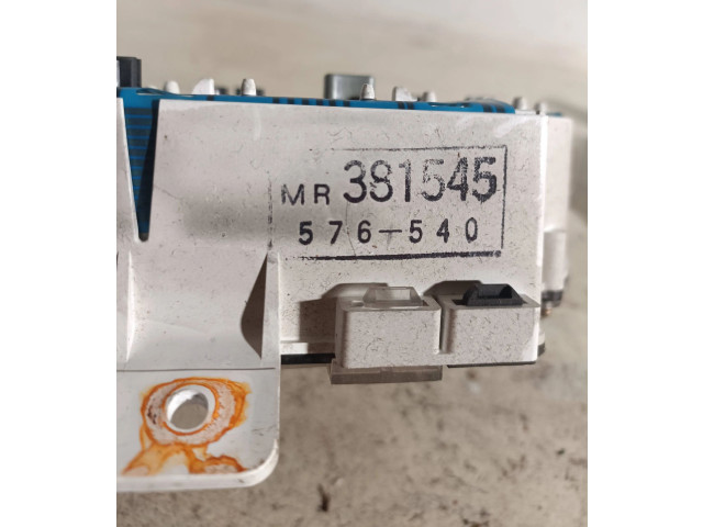 Панель приборов 381545, 576540 Mitsubishi Space Runner