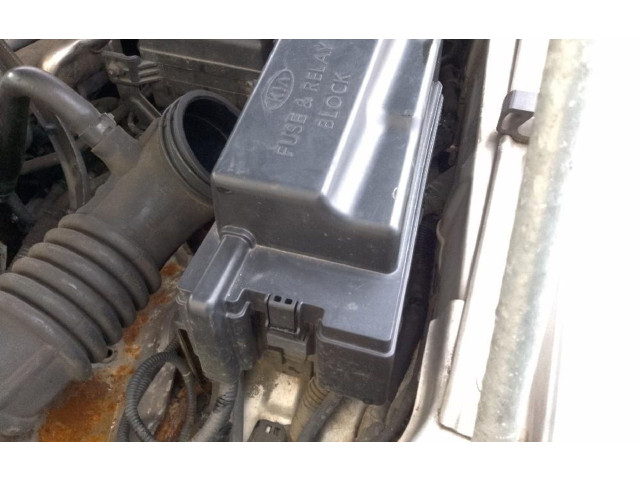 Блок предохранителей 911613E019   KIA Sorento    