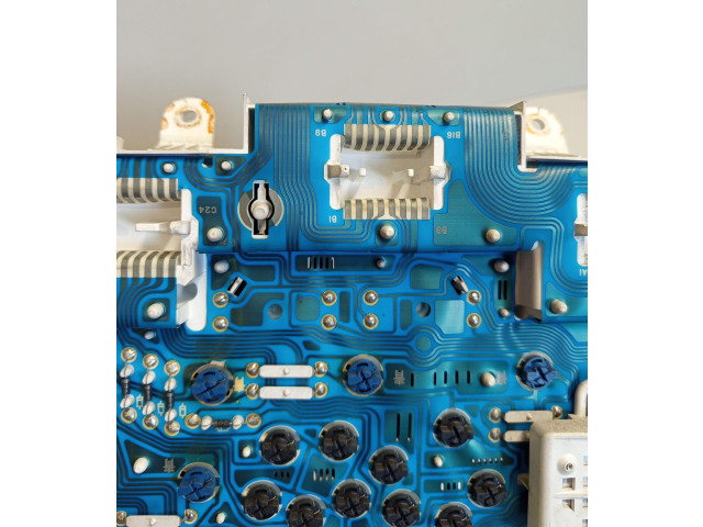 Přístrojová deska Mitsubishi Pajero 2001 769313790, MR402530